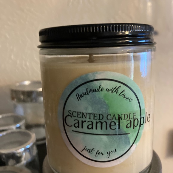 These are hand made candles, different smells and likes - Picture 6 of 12